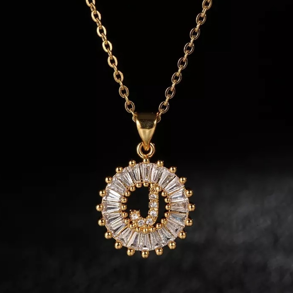 Gold Initial Crystal Sparkly Pendant Necklace A-Z - Picture 9 of 9